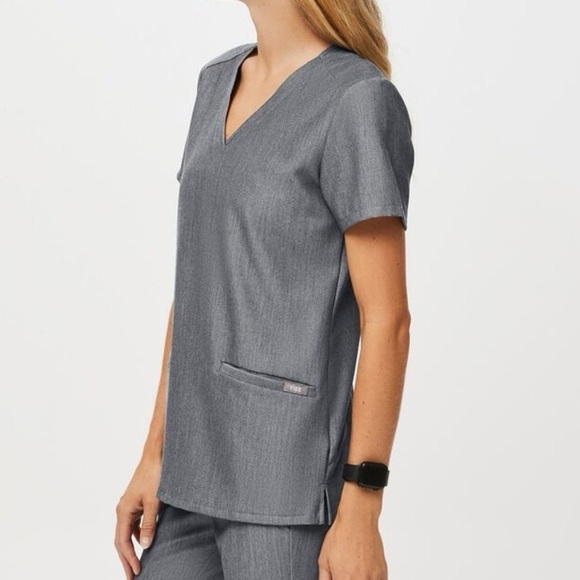 FIGS Casma Three-Pocket Scrub Gray Top Size XS - Picture 1 of 11